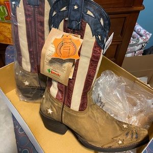 New Laredo Women’s leather cowboy boots